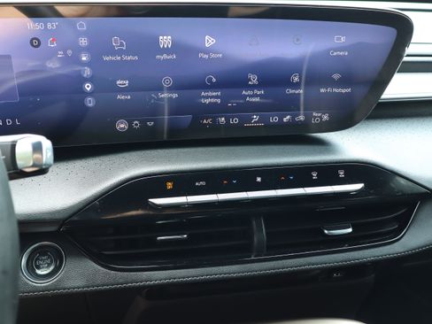 Used 2025 Buick Enclave Avenir w/ Super Cruise Package FWD image 28