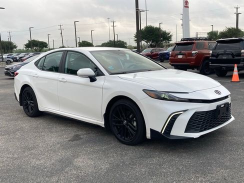 Used 2026 Toyota Camry SE w/ Multimedia Upgrade Package FWD image 3