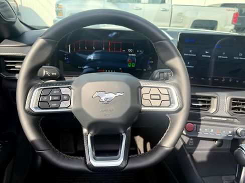 Used 2024 Ford Mustang Convertible RWD image 21