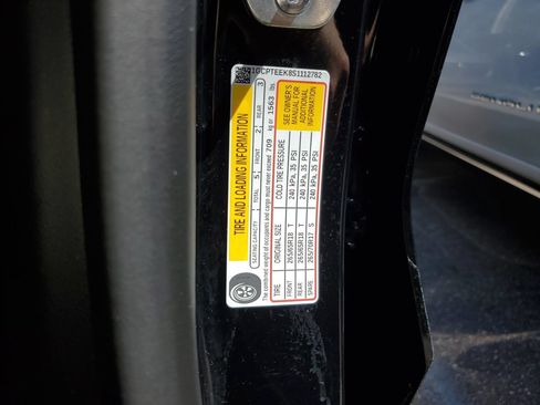 Used 2025 Chevrolet Colorado Trail Boss AWD/4WD image 32