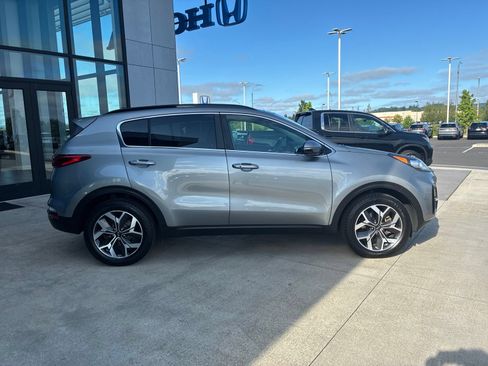 Used 2022 Kia Sportage EX AWD/4WD image 4
