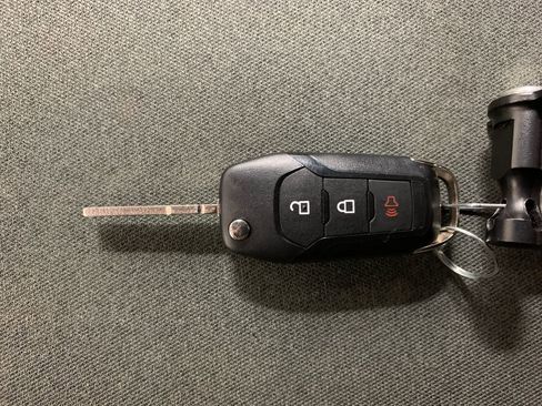 Used 2023 Ford F150 XLT w/ Trailer Tow Package image 16