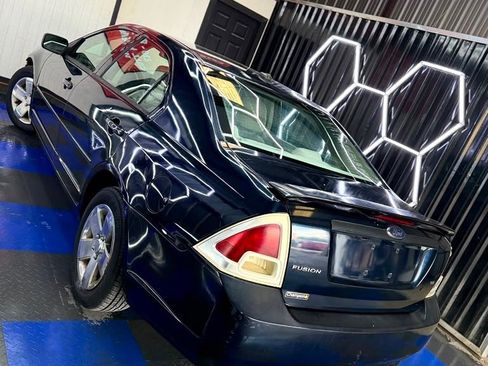 Used 2009 Ford Fusion SE FWD image 16