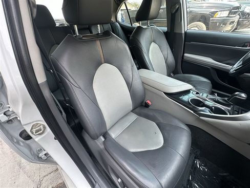 Used 2020 Toyota Camry XLE w/ Carpet Mat Package FWD image 13
