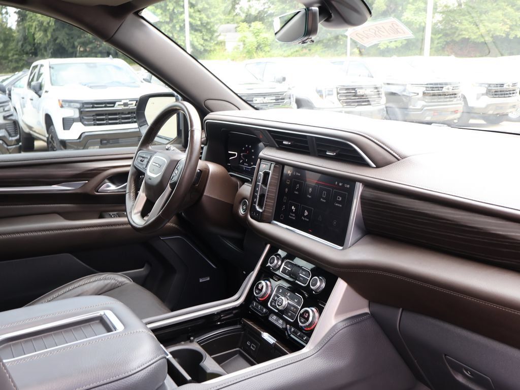 Certified 2022 GMC Yukon Denali w/ Denali Premium Package AWD/4WD image 46