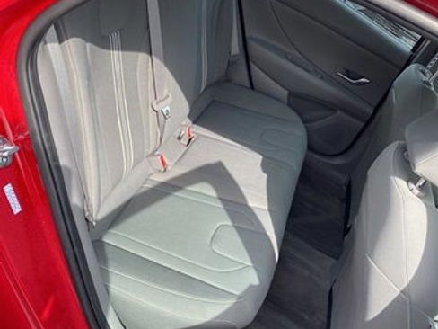 Used 2023 Hyundai Elantra SEL image 17
