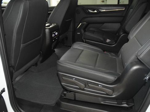 Used 2024 GMC Yukon XL Denali AWD/4WD image 44