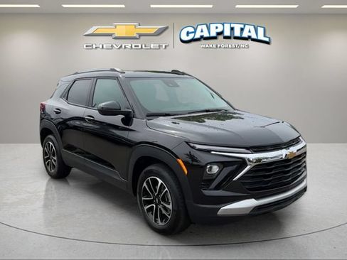 Used 2025 Chevrolet TrailBlazer LT AWD/4WD image 7