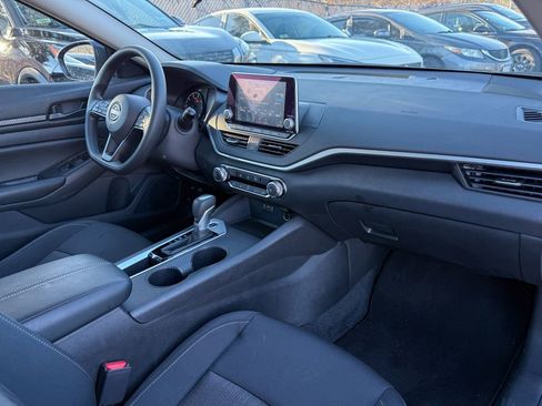 Certified 2025 Nissan Altima 2.5 S image 9