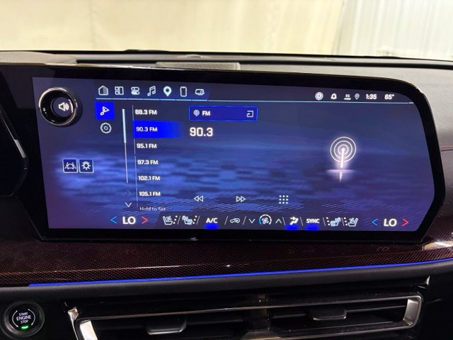Used 2025 Chevrolet Traverse RS AWD/4WD image 45