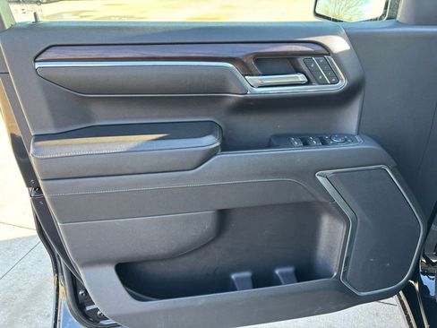 Used 2024 GMC Sierra 1500 SLT image 15