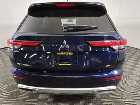 Used 2023 Mitsubishi Outlander SE FWD image 3