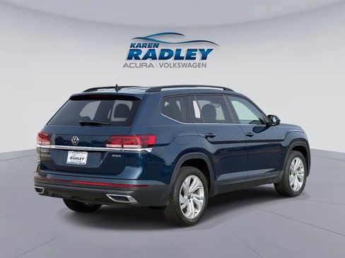 Certified 2022 Volkswagen Atlas SE image 2