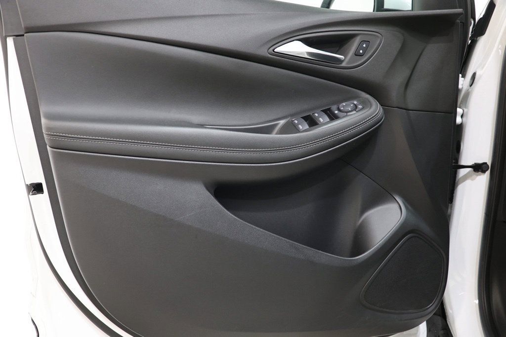 Used 2023 Buick Encore GX Preferred w/ Cold Weather Comfort Package FWD image 18