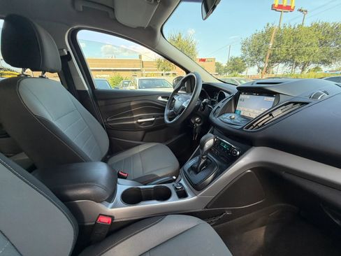 Used 2016 Ford Escape SE w/ Equipment Group 201A FWD image 18