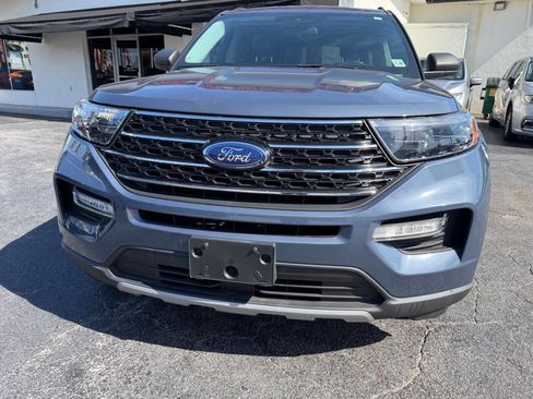 Used 2021 Ford Explorer XLT w/ Equipment Group 202A image 9