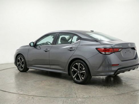 Used 2025 Nissan Sentra SV image 6