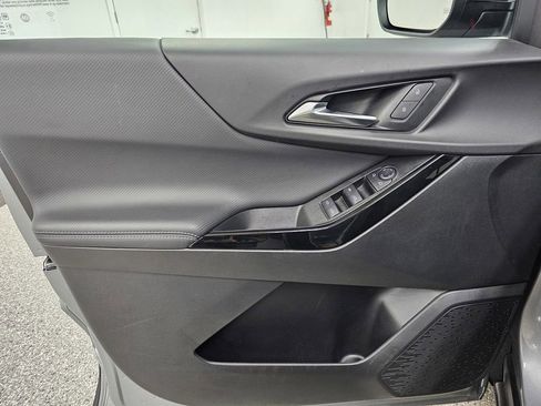 Used 2025 Chevrolet Equinox LT FWD image 12