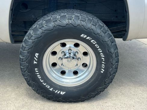 Used 2006 Chevrolet Silverado 2500 LT w/ Heavy-Duty Power Package AWD/4WD image 17