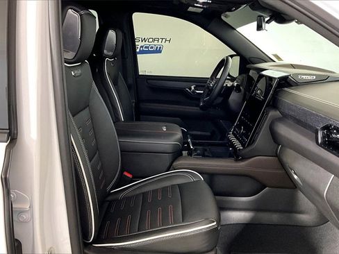 Used 2025 GMC Yukon AT4 Ultimate image 6