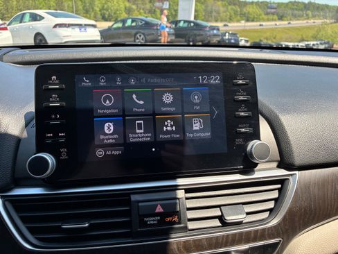 Used 2022 Honda Accord Touring image 11