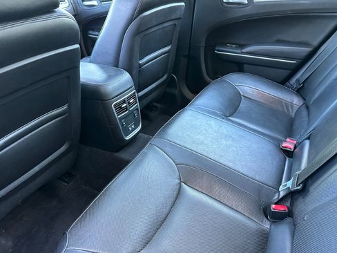 Used 2018 Chrysler 300 Limited w/ Safetytec Plus Group RWD image 27