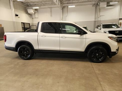 Used 2023 Honda Ridgeline Black Edition image 2