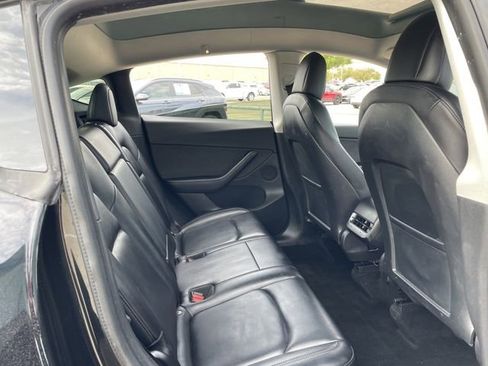Used 2021 Tesla Model Y Long Range image 24