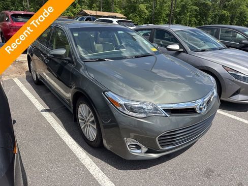 Used 2014 Toyota Avalon XLE Premium FWD image 2