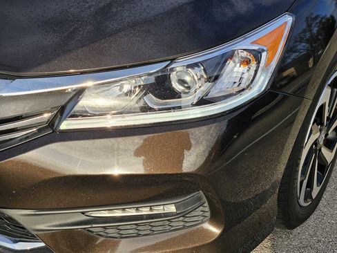 Used 2017 Honda Accord EX-L image 7