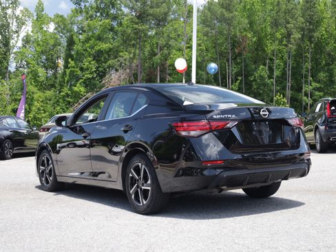 Used 2024 Nissan Sentra SV FWD image 3