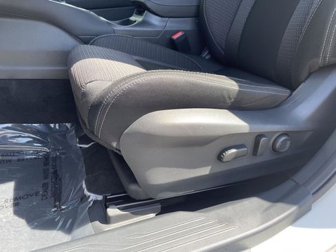 Used 2022 Subaru Outback Premium AWD/4WD image 4