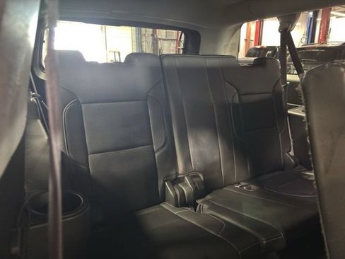 Used 2016 GMC Yukon XL SLT w/ Open Road Package AWD/4WD image 22