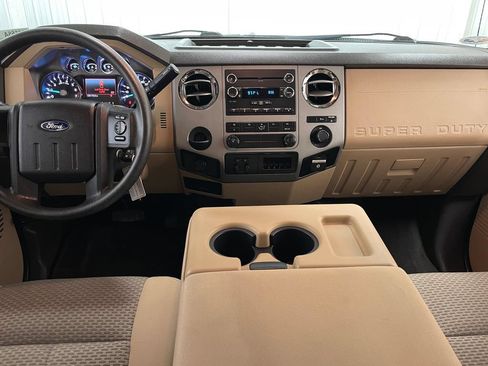 Used 2014 Ford F250 XLT w/ XLT Premium Package AWD/4WD image 2