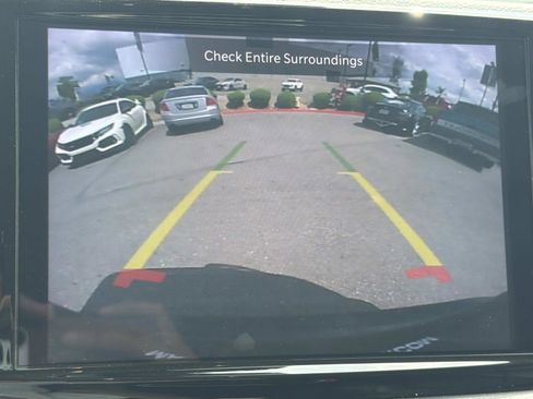 Used 2023 Chrysler Pacifica Touring-L image 12