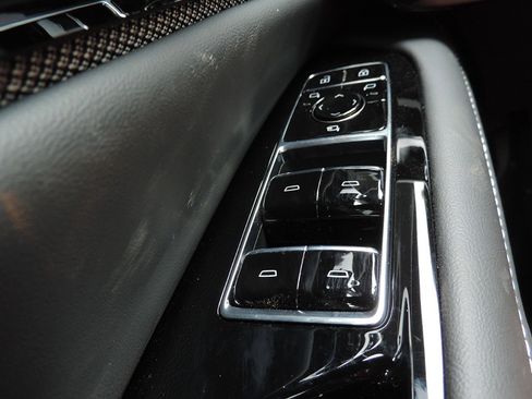 New 2026 Cadillac Optiq Luxury 2 image 21