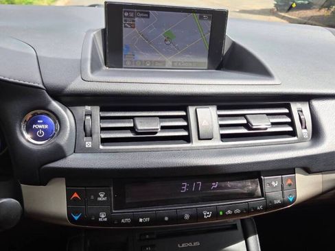 Used 2015 Lexus CT 200h w/ Navigation Package FWD image 23
