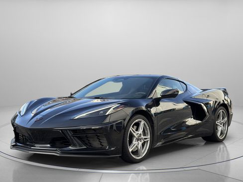 Used 2024 Chevrolet Corvette Stingray Coupe w/ Z51 Performance Package image 2