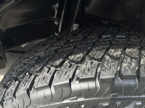 Used 2024 Jeep Wrangler Unlimited Sport AWD/4WD image 12
