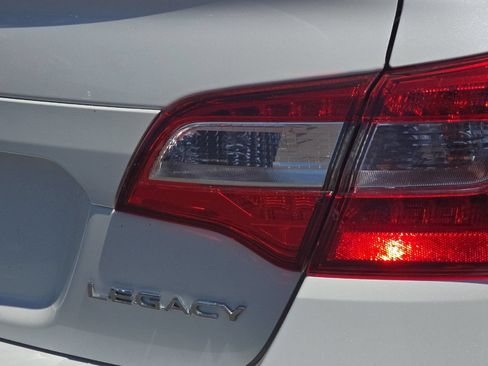 Used 2019 Subaru Legacy 2.5i Premium AWD/4WD image 24