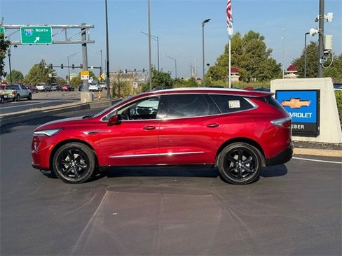 Used 2023 Buick Enclave Essence w/ Sport Touring Edition image 2