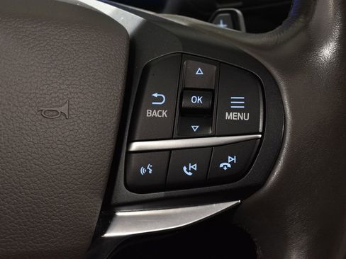 Used 2020 Ford Explorer Platinum w/ Premium Technology Package image 18