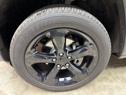 Used 2023 Jeep Grand Cherokee Altitude AWD/4WD image 30