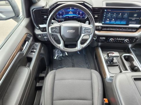 Used 2022 Chevrolet Silverado 1500 LT Trail Boss w/ Convenience Package II image 11