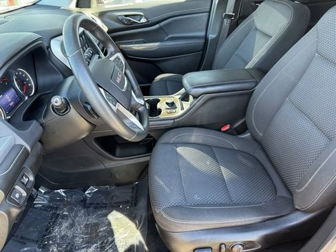 Used 2021 GMC Acadia SLE w/ Driver Convenience Package image 5