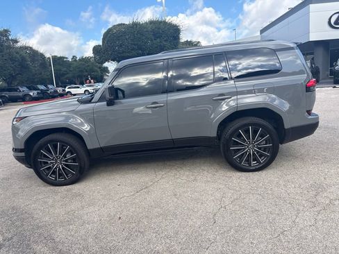 Certified 2025 Lexus GX 550 w/ Accessory Package (2T) AWD/4WD image 2