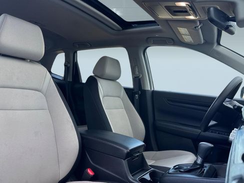 Certified 2025 Honda CR-V EX image 30