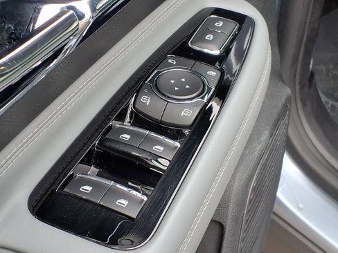 Certified 2022 Lincoln Corsair Standard w/ Premium Package image 14