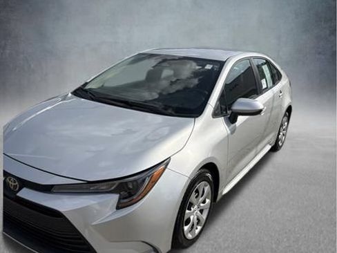 Used 2026 Toyota Corolla LE FWD image 6