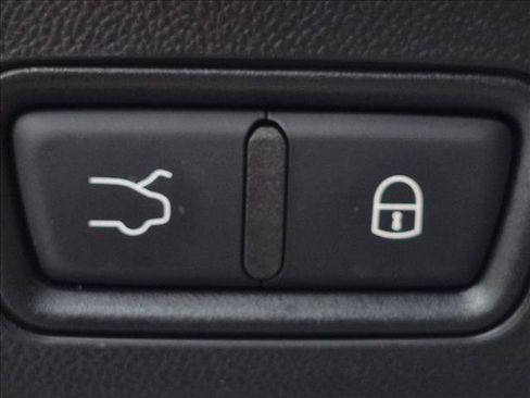 Used 2023 Maserati Grecale Modena AWD/4WD image 16